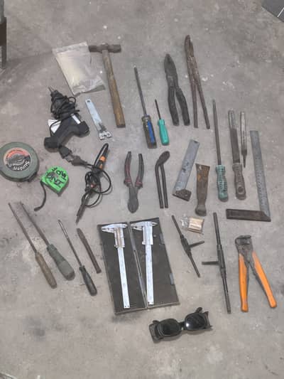 TOOL SET / MULTIPLE TOOLS