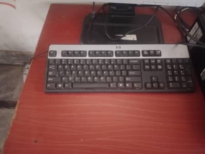 HP Desktop Computer Set (LED Monitor + Keyboard + Mouse)