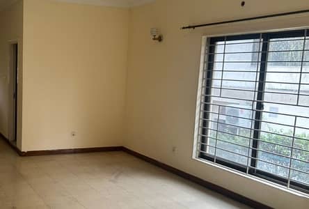 Spacious House Is Available In Model Town - Block L For rent