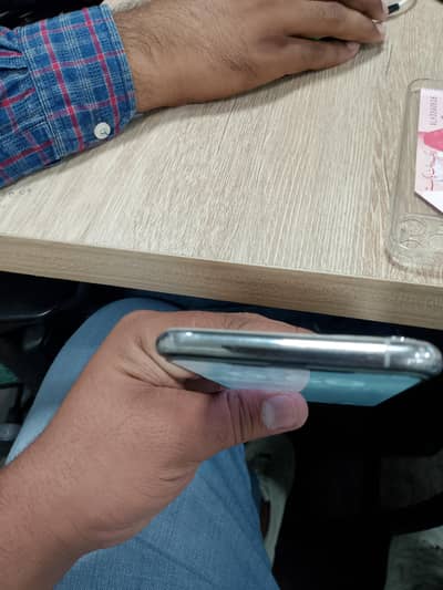 i phone 11 pro max 2 month sim time all original phone