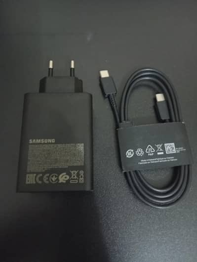  Samsung 65W Super Fast Charger With Type-C Cable 