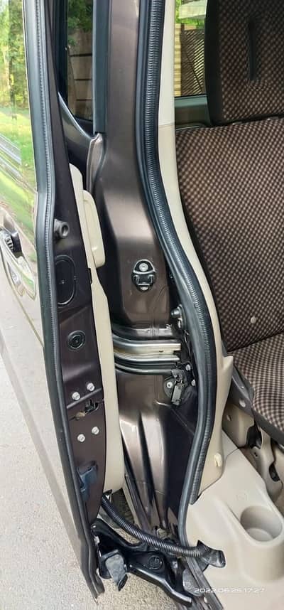 Honda N Box Custom plus Spike Turbo Edition