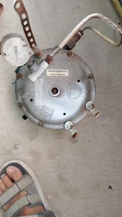 suzuki bolan cng kit and 2 celendrs