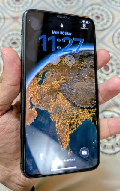 Iphone 11 pro max. 512 GB. 10/10. PTA approved