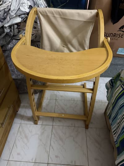 Baby dining chair