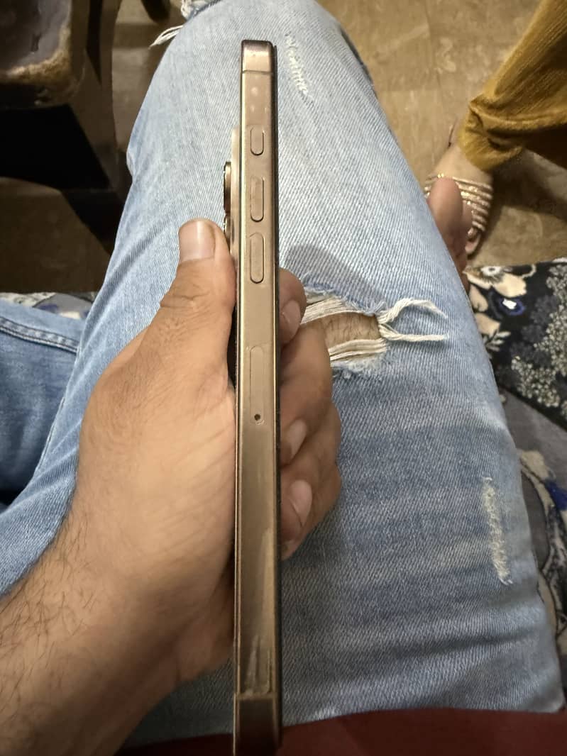 Iphone 16 pro max 0