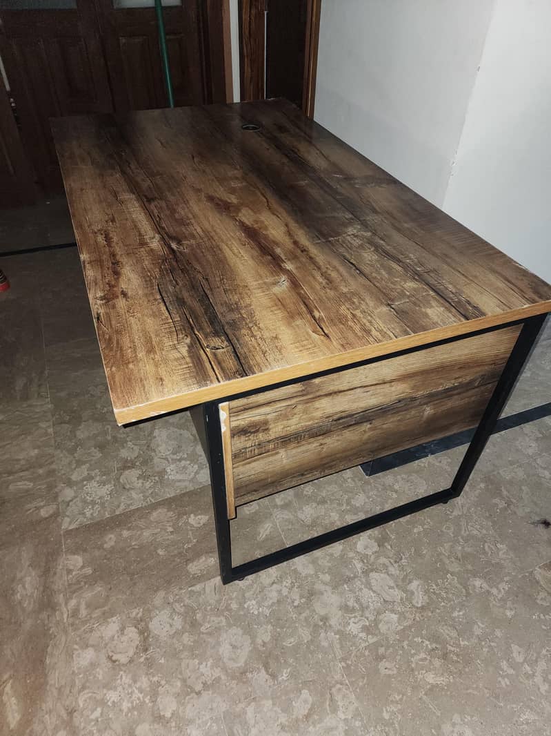 Office table with side table 2