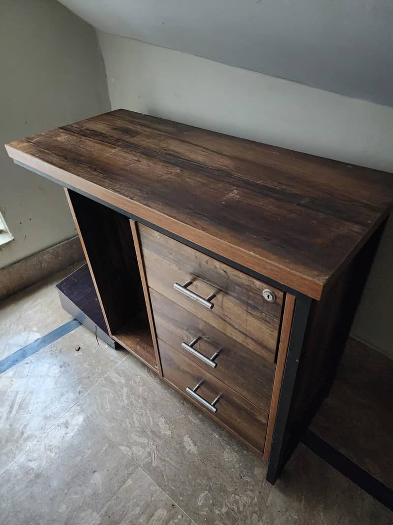 Office table with side table 5