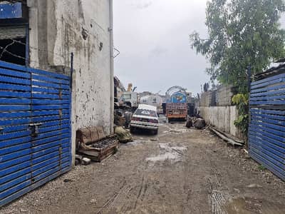 3 Kanal Yard/Warehouse Available For Rent