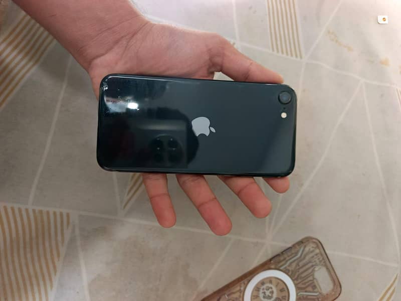 iPhone SE 0