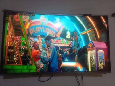 43 inch Curved smart Led Tv.  10/10 Dubai Import.