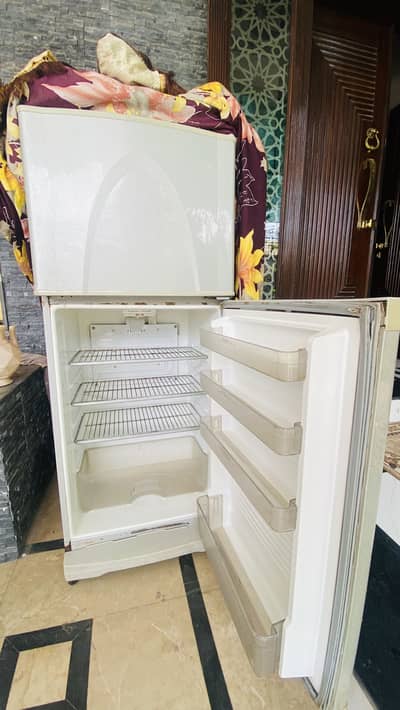 Dawlance Fridge medium size