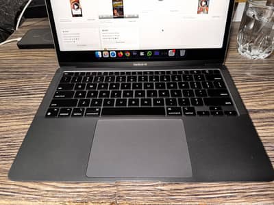 MacBook M1 Air - Premium Condition ( 8/256 )