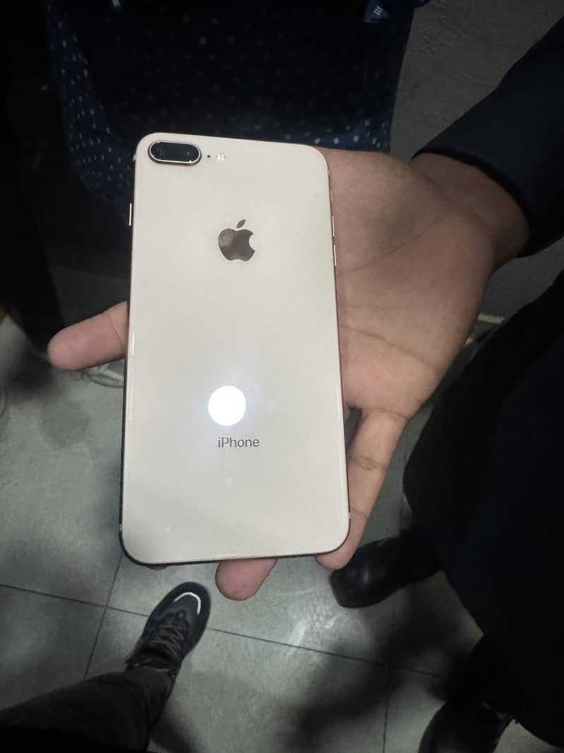 iPhone 8 Plus 2