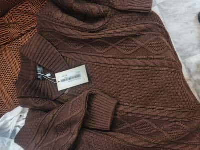 New  breakout sweat shirts costs 5000 but due to some need we sale