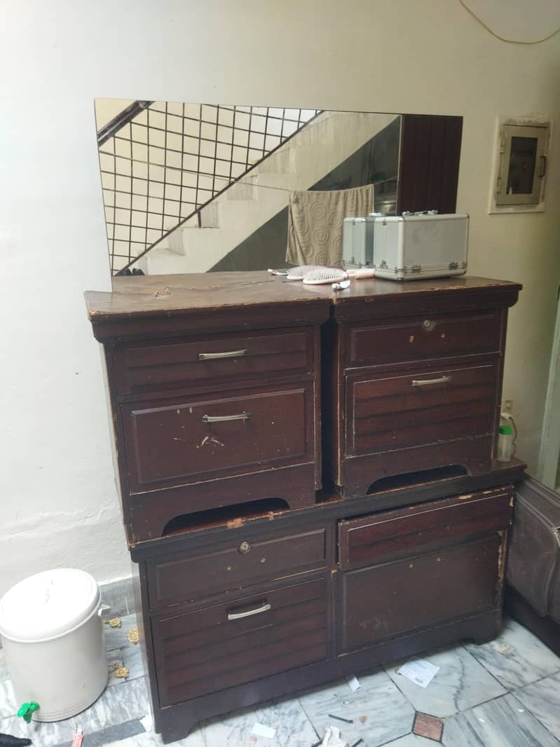 dressing table 0
