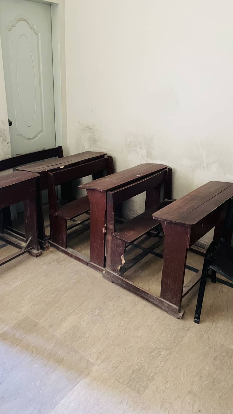 Class desk 7