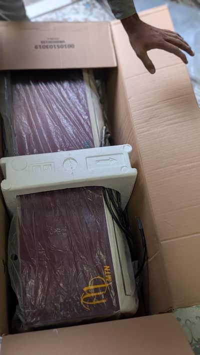 Journal 1.5 ton Ac Original condition.