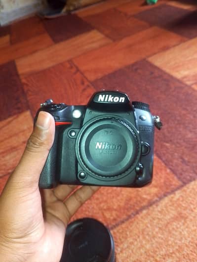 Nikon D7000 Kit with 3 Lenses + 2 Batteries – Excellent Condition