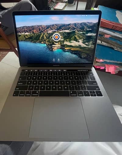 Macbook pro 2017 in lush condition 10/10  price slightly negotiable