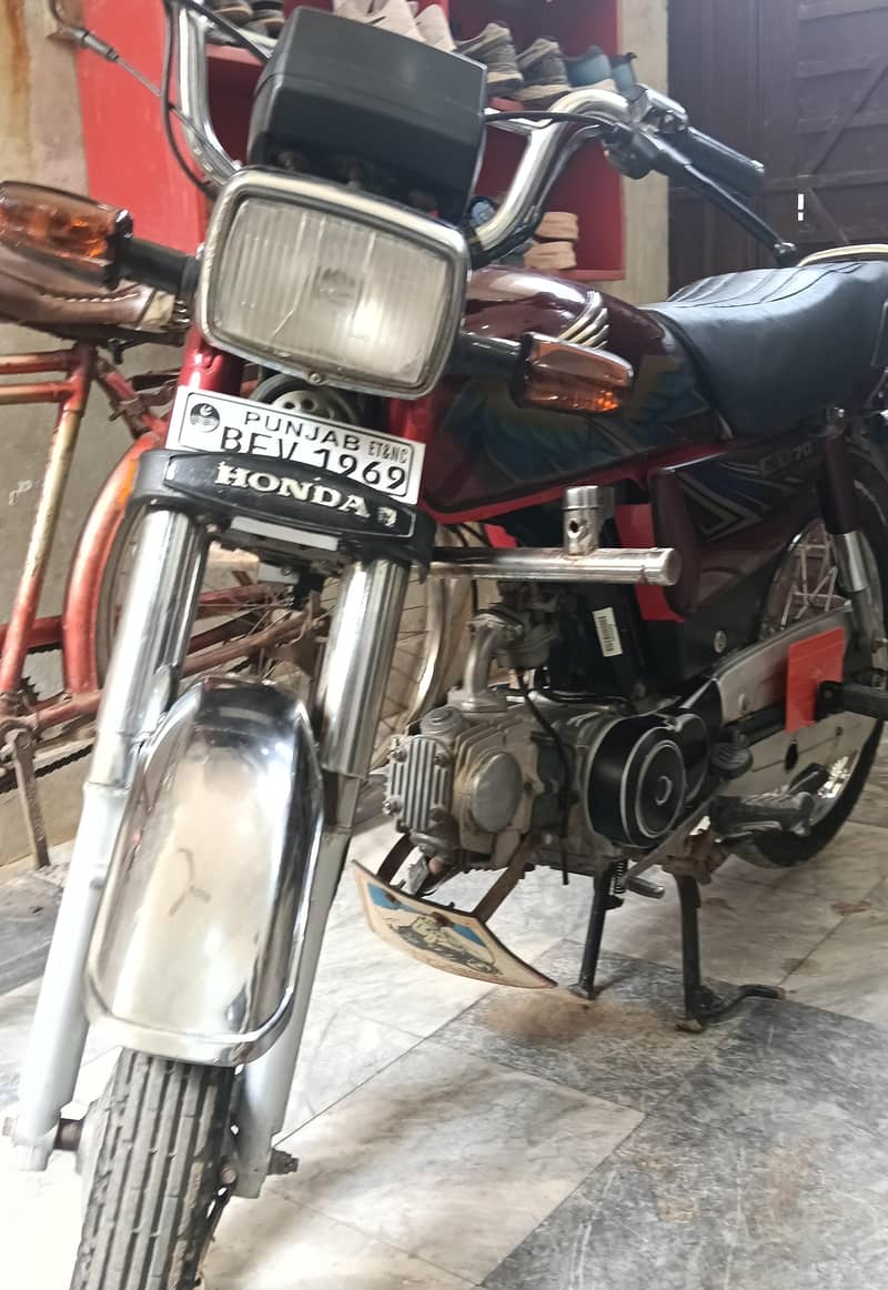 خریدو اور چلاؤ بالکل نئی حالت میں 0