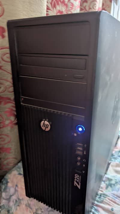 HP Z220 CMT Workstation