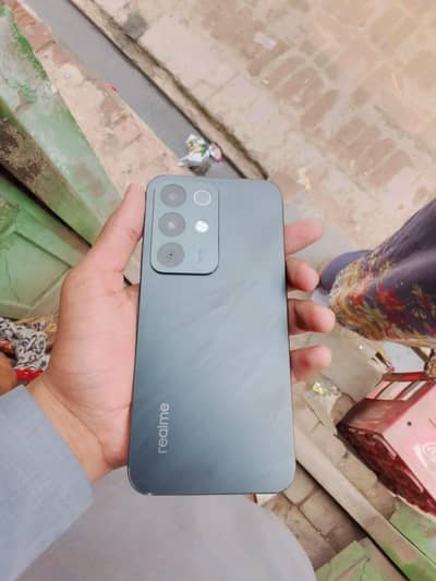 Realme c85pro h 1 month used h diba charge sb Kuch h 7000mah battery h