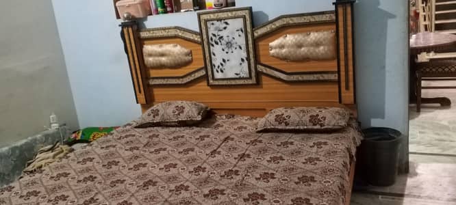 Bed Good Condition King size Without mattres