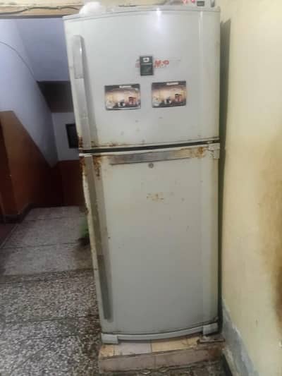 Dawlance. refrigerator Medium Size   100% working  ok. ha