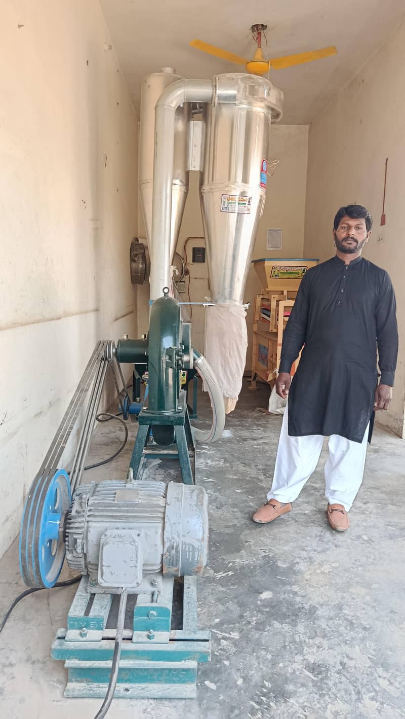 سائیکلون سٹیل باڈی آٹا چکی بمعہ چھاننا مشین برائے فروخت 0