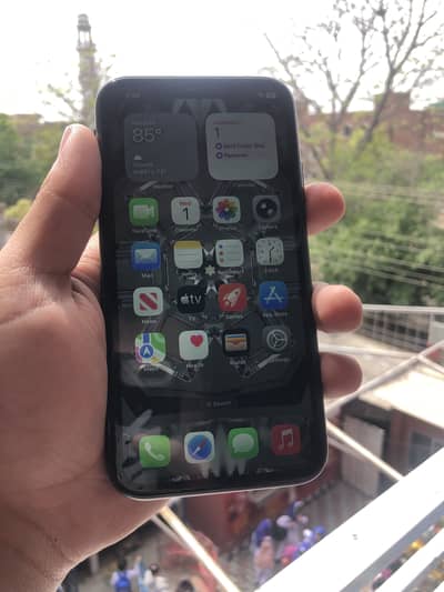 iPhone 11 64gb mdm model