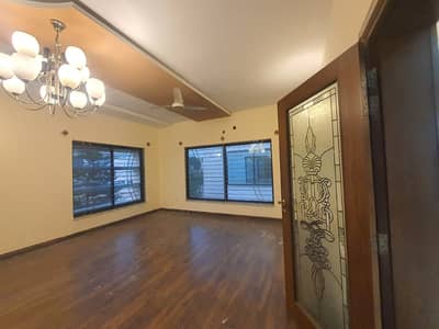 1 KANAL LUXURY HOUSE FOR RENT PROPER DOUBLE UNIT BAHERIA TOWN PHRASE 4