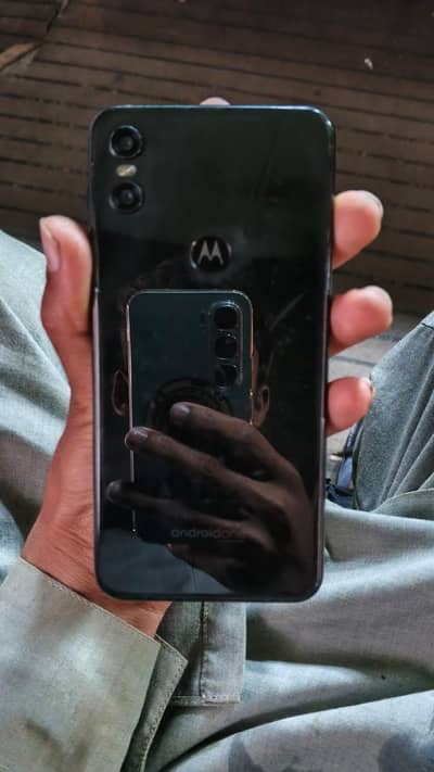 moto one p 30 play.  exchange possible