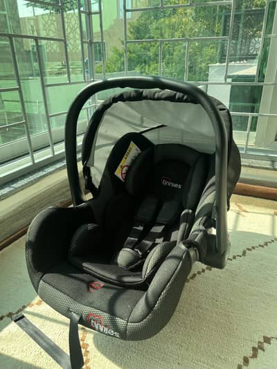 New CAR SEAT with free baby item