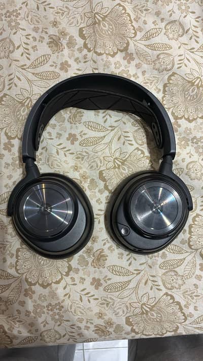 Arctis Nova Pro Wired installed with Custom Earpads