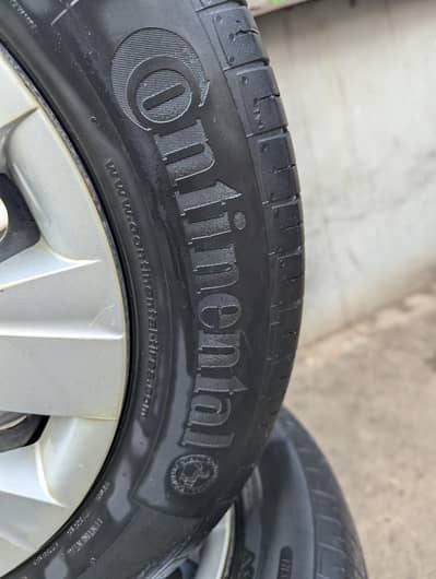 Used Car Tyres with Simple Rim for Sale