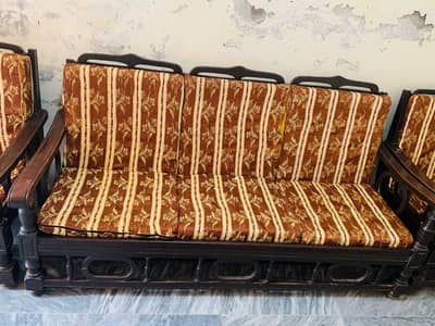 5 seater sofa 10/8