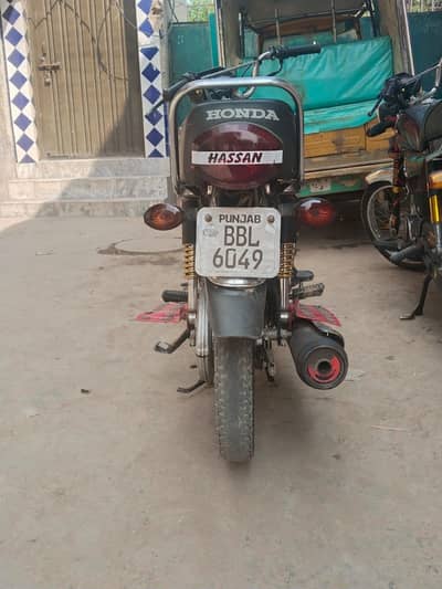 honda 125 bike neat and clean good condition