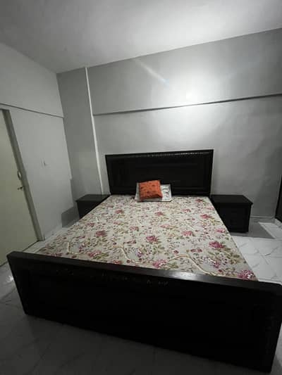 King size bed set available in good condition.