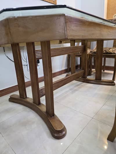 Solid dining table