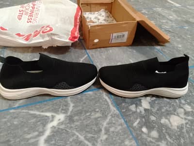 Servis Running Sneakers (Size 42)