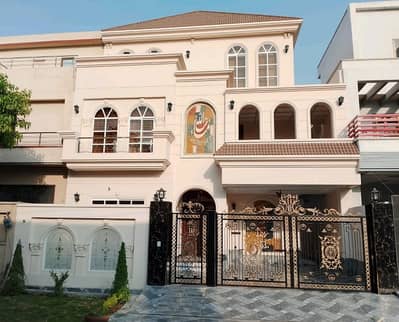 Prime Location House Of 10 Marla For sale In Canal View Housing Scheme