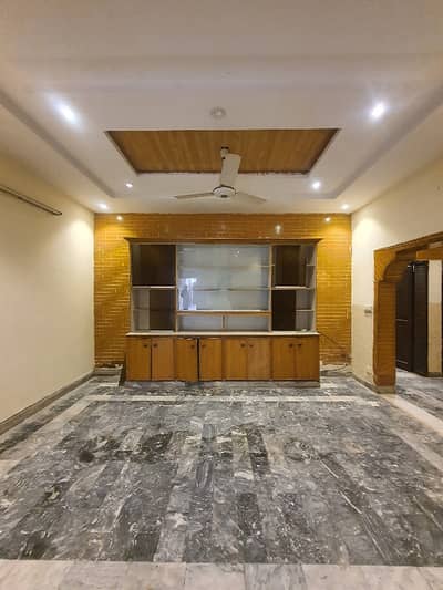 Separate Gate Independent Ground Portion