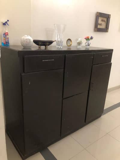 8 cabinets and 2 drawers divider for sale