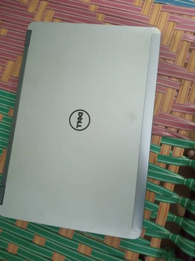 dell laptop used for sell 4 generation ram 4 gb
