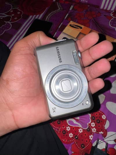 Samsung ES65 Digital Camera
