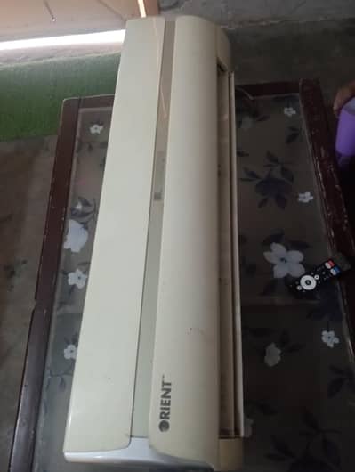 orient ac urgent sale 03256044939