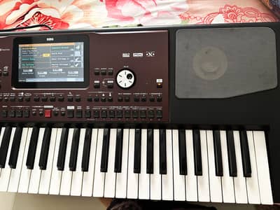 KORG Pa 700 | New | 10/10 | Excellent Condition for Sale