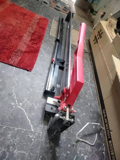 RS 20000. . . . . . . . . . . . . . . . . . 2 by 4 ky tail cutter machine