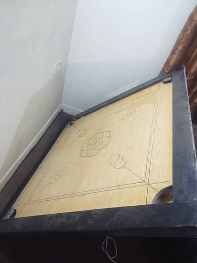 Full size carrom board